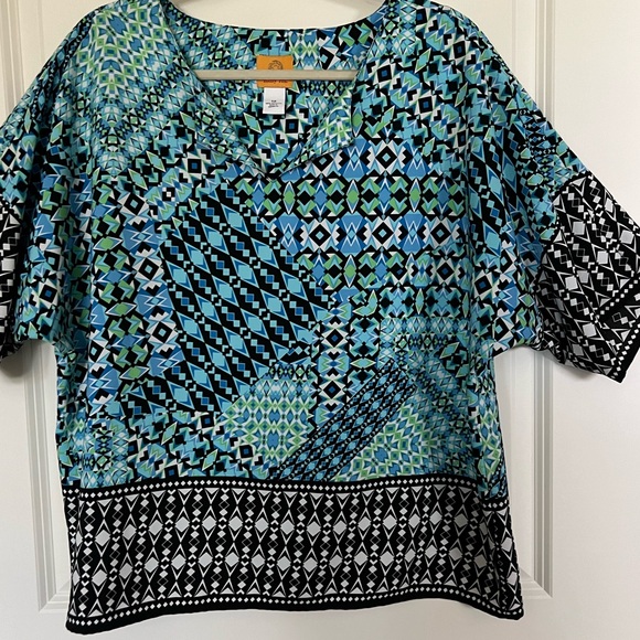 Ruby Rd. V-neck Top - Picture 3 of 11